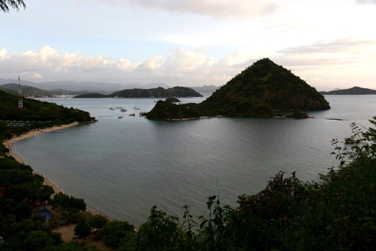 Pantai Waecicu, Labuan Bajo, Nusa Tenggara Timur.