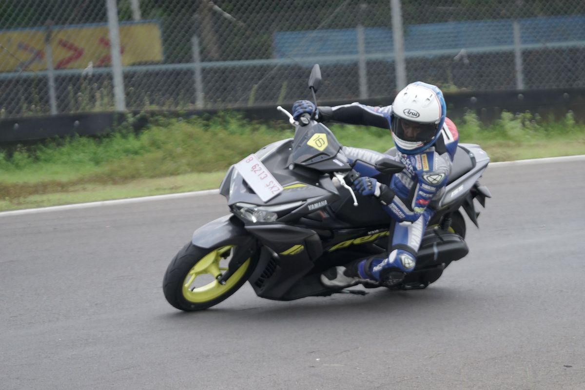 Galang Hendra mencoba kebolehan Yamaha All New Aerox 155 di Sirkuit Sentul Karting, Bogor