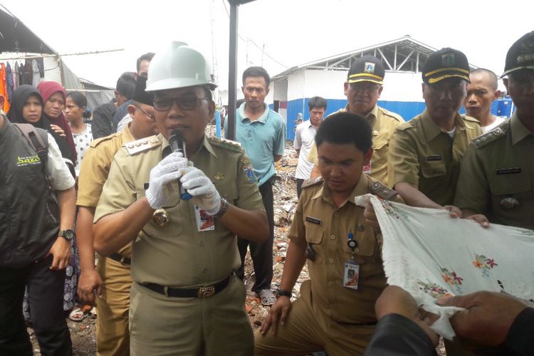 Prosesi peletakkan batu pertama Musala Al Jihad di Kampung Akuarium, Jakarta Utara, Selasa (24/4/2018).