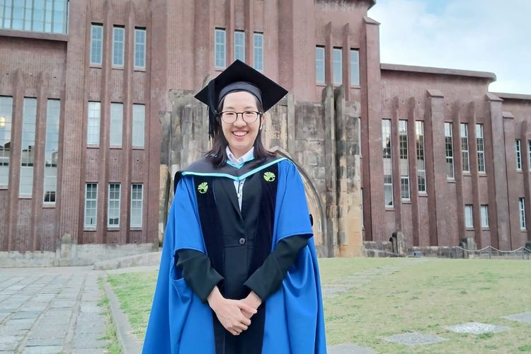 Dwina Juliana Warman, mahasiswi asal Bogor, penerima Ajinomoto Scholarship 2020 dan telah meraih gelar Master of Science Fakultas Pertanian dan Ilmu Hayati di University of Tokyo, Jepang.