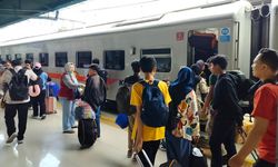 Puncak Arus Mudik Lebaran 2025, 215.646 Tiket Kereta Api Terjual dalam Sehari