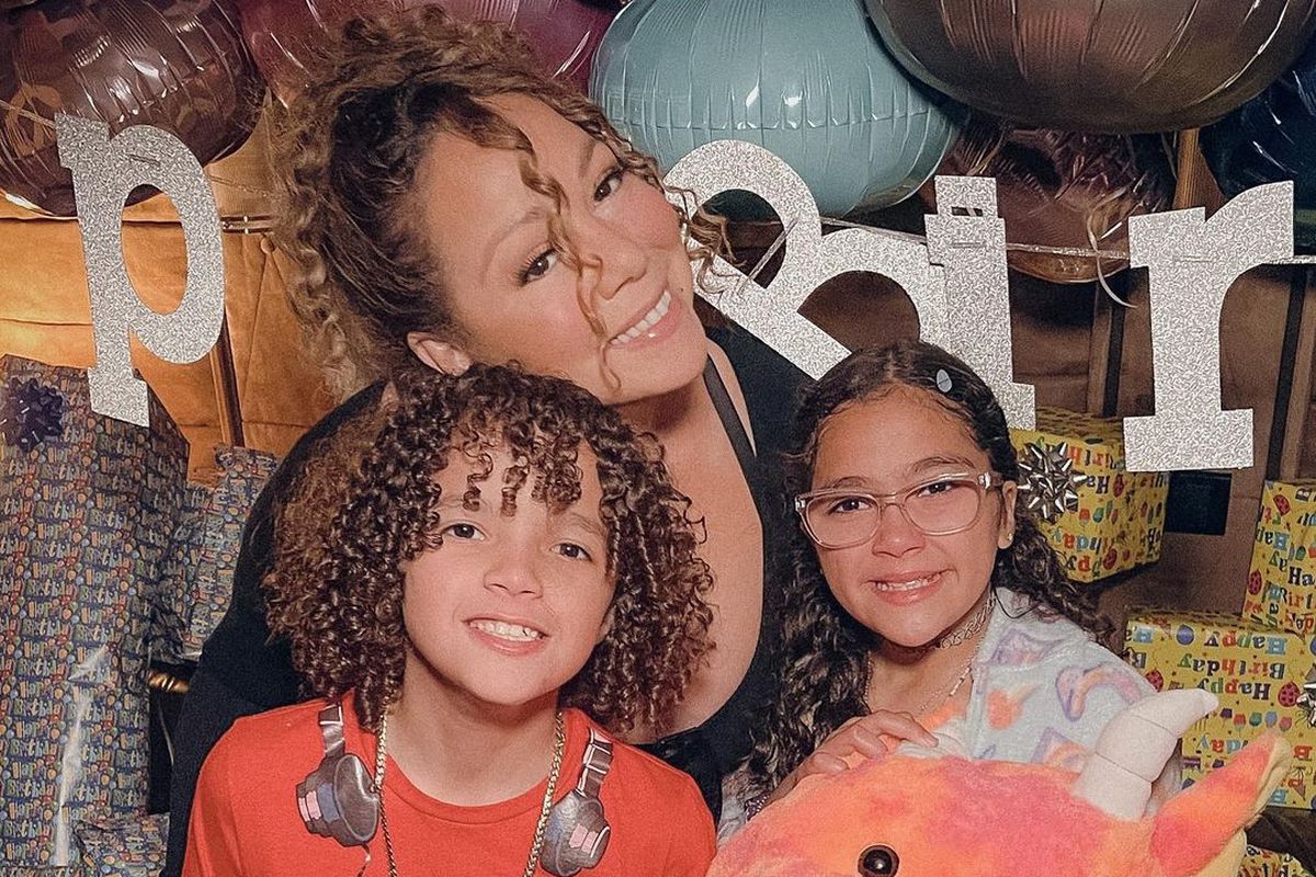 Postingan Mariah Carey bersama kedua anak kembarnya tepat di tengah peringatan Hari Ibu di Amerika, Minggu (8/5/2022).