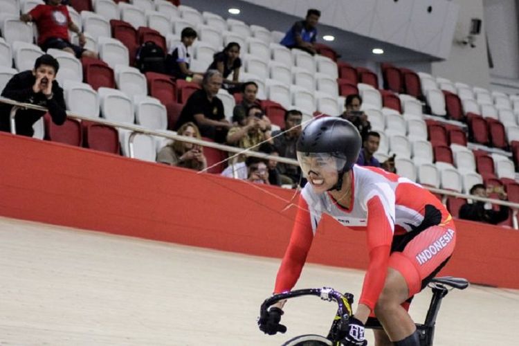 Atlet balap sepeda asal Indonesia Chrismonita Dwi Putri berlaga dalam Final Elite Women 500m Time Trial Asian Track Championship 2019 di Jakarta International Velodrome, Jakarta, Rabu (9/1/2019). Chrismonita berhasil meraih medali perunggu dengan catatan waktu 35,981 detik. 