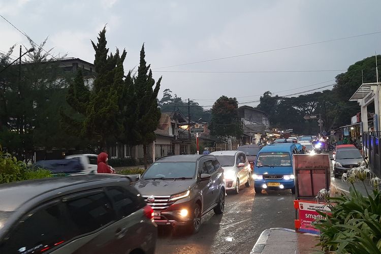 Rekayasa Lalin Dihentikan Malam Ini, Jalur Puncak Normal 2 Arah