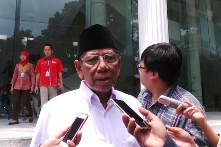 Hasyim Muzadi sewaktu menjabat Anggota Dewan Pertimbangan Presiden