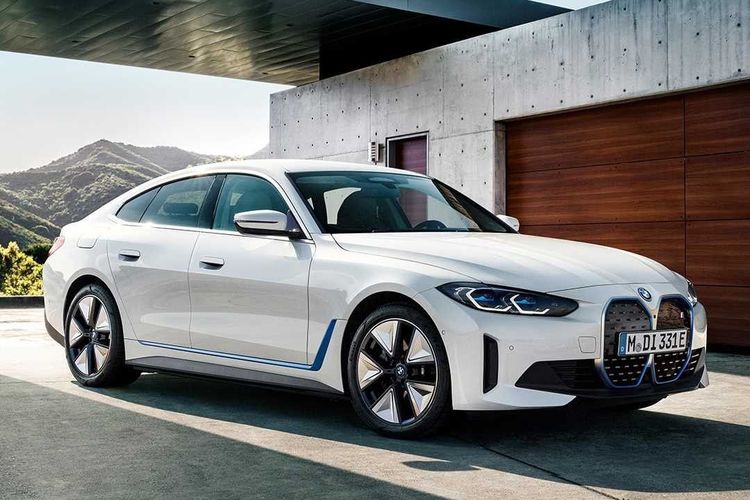 Mobil listrik BMW i4