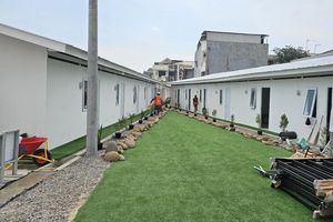 Seskab Teddy Cek Pembangunan Hunian Layak di Rel Senen, Ada Fasilitas Bermain Anak