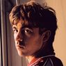 Lirik dan Chord Lagu Isombard - Declan McKenna