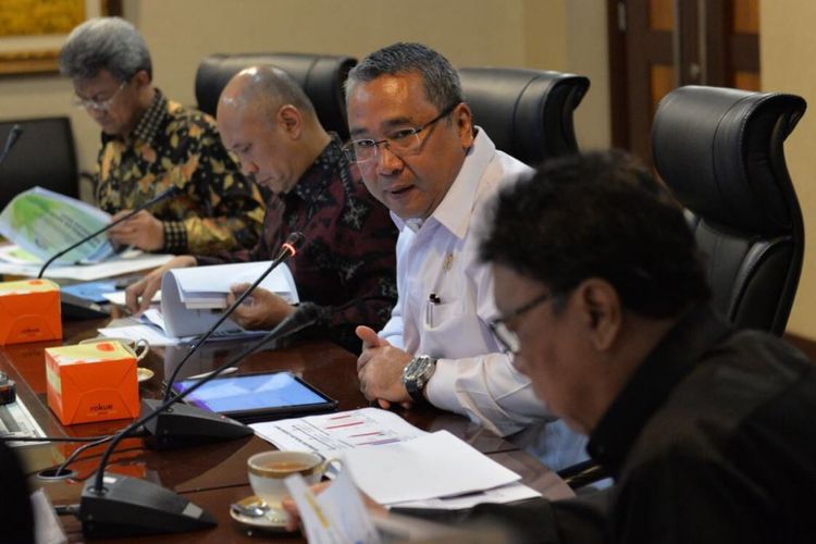 Rapat Koordinasi Pengawasan dan Akuntabilitas Dana Desa yang digelar di Kantor Staf Kepresidenan (KSP) di Jakarta, Rabu (9/6/2017).