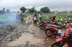 Puluhan Tahun Tak Diaspal, Akses Jalan di TPU Prumpung Rusak Parah