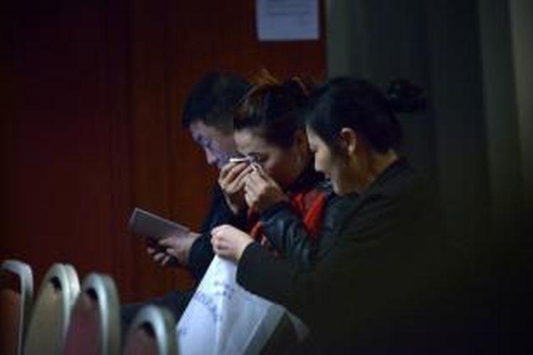 Para kerabat penumpang Malaysia Airlines MH370 asal China merasa frustrasi karena nasib keluarga mereka hingga saat ini tidak kunjung diketahui.