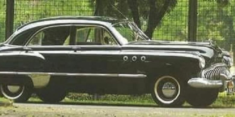 Buick Super yang pernah digunakan Presiden Soekarno.
