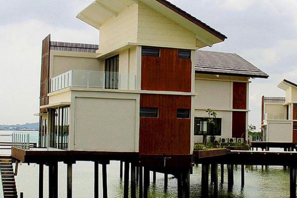 Vila di laut menjadi salah satu daya tarik wisata Batam.