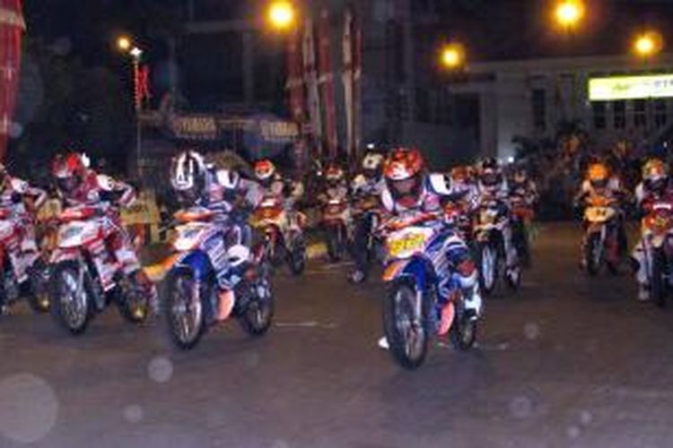 Balapan malam YCR Jember 2012.