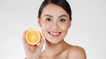 Kulit Sehat Tidak Cukup dengan Skincare, Nutrisi Jadi Kunci Utama