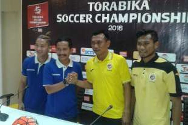 Kubu Persib Bandung dan Sriwijaya FC melakukan jumpa pers jelang pertandingan putaran kedua TSC di Jakabaring, Sabtu (10/9/2016). 