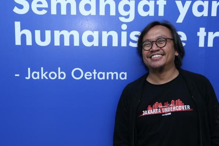 Moammar Emka eksekutif produser film Jakarta Undercover saat berpose di  Gedung Kompas Gramedia, Palmerah Selatan, Jakarta, Selasa (31/1/2017). 