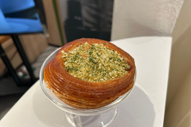 Chef Reynold Poernomo Sajikan Cita Rasa Fine Dining dalam Kue dan Roti