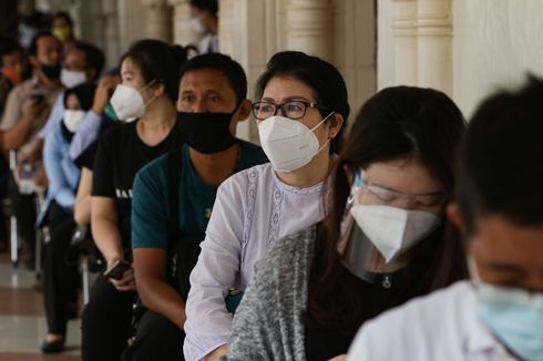 Saat Vaksinasi Covid-19 di Pasar Tanah Abang Dibubarkan karena Timbulkan Kerumunan