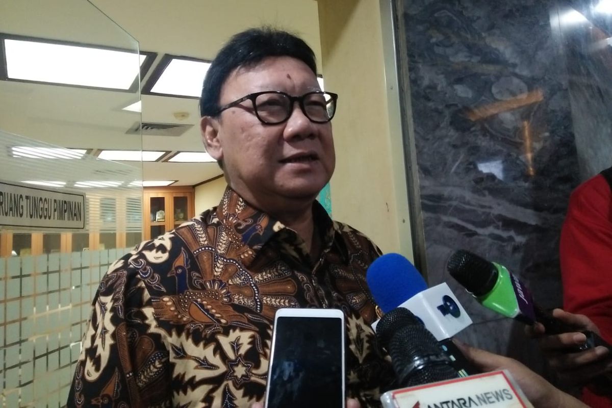 Menteri Dalam Negeri (Mendagri) Tjahjo Kumolo, di Kompleks Parlemen, Senayan, Jakarta, Kamis (20/6/2019)