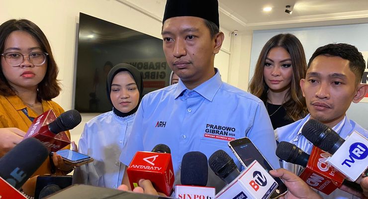 TKN Anggap Mahfud Tidak "Relate" dengan Candaan Zaman "Now" soal Gibran Celingak-celinguk Cari Jawaban