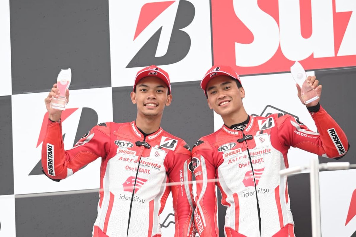Duet pebalap Astra Honda Racing Team Adenanta Putra dan Herjun Atna Firdaus berhasil meraih podium kedua di Suzuka 4 Hours, Minggu (9/7/2023)