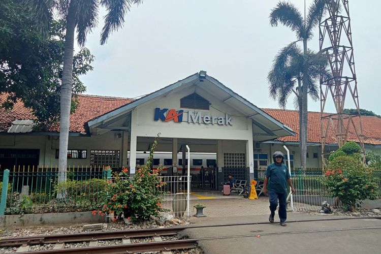 Stasiun Merak, stasiun paling ujung bagian barat Pulau Jawa, Selasa (14/11/2023). 