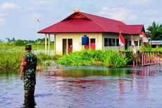 2 Bulan Direndam Banjir, Siswa SMA di Rokan Hulu Terpaksa Belajar Tanpa Meja dan Bangku