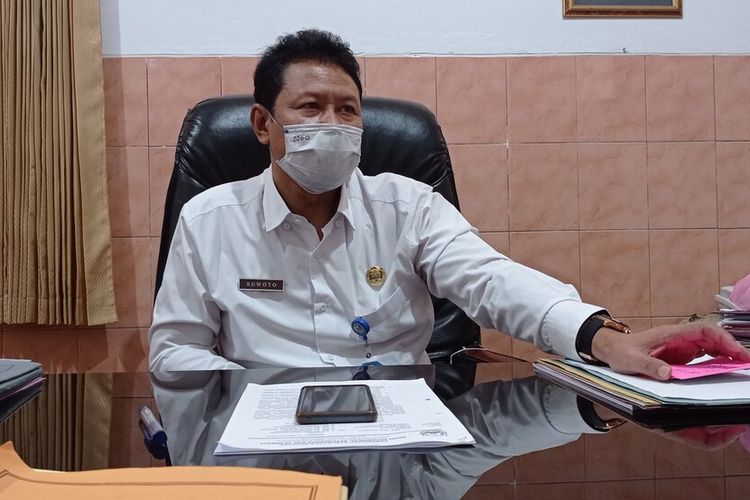 Kepala Dinas Pendidikan Kabupaten Magetan Suwoto, siapkan pembelajaran tatap muka setelah kembali di level 3, pemerintah Kabupaten Magetan lakukan swap PCR terhadap 8.000 guru.