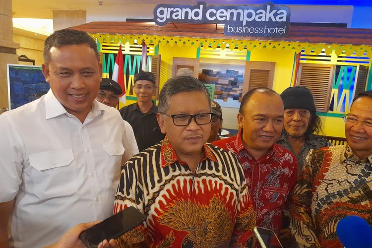 Sekretaris Jenderal PDI-P Hasto Kristiyanto ditemui di kawasan Cempaka Putih, Jakarta Pusat, Selasa (23/8/2022). 