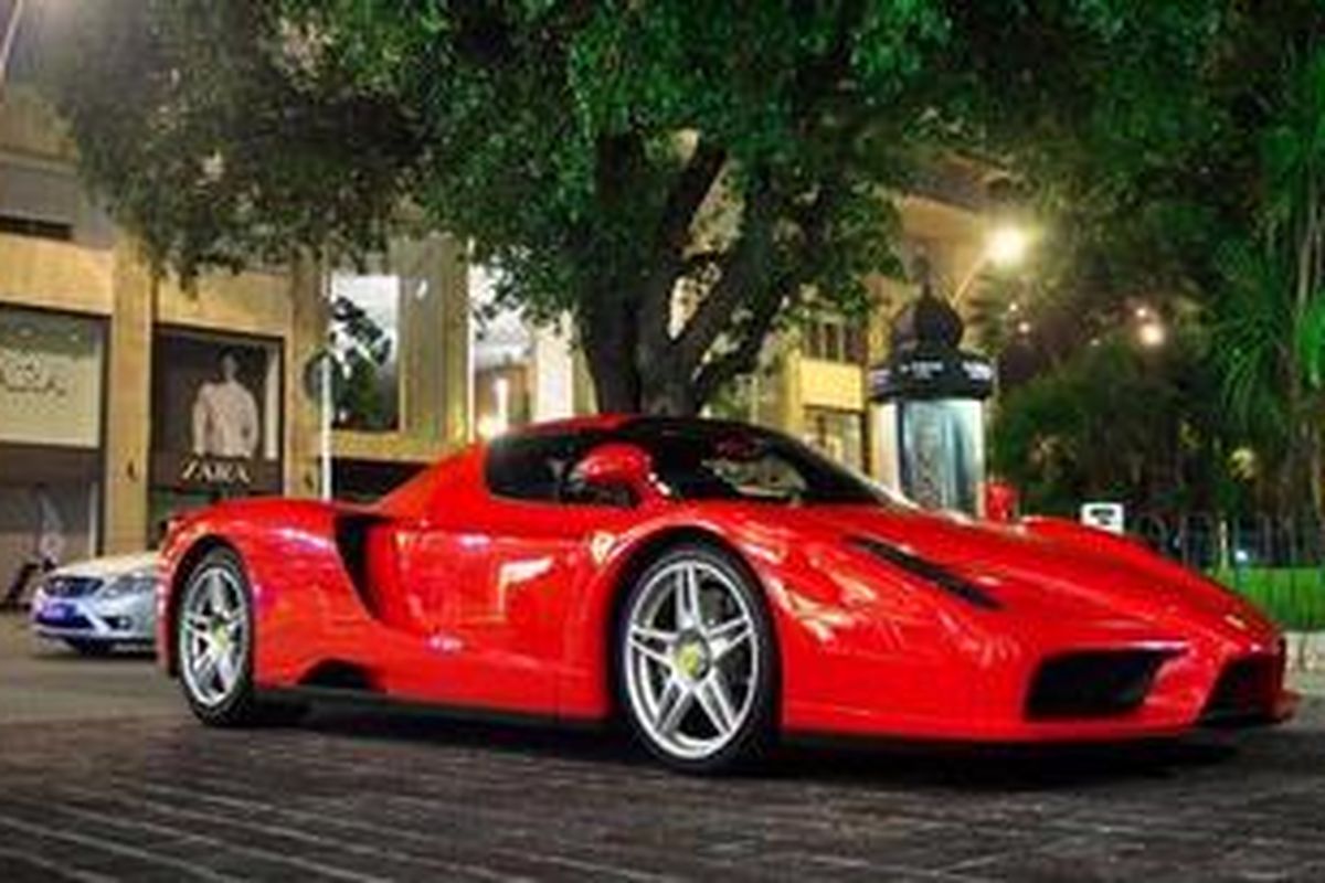 Ferrari Enzo.