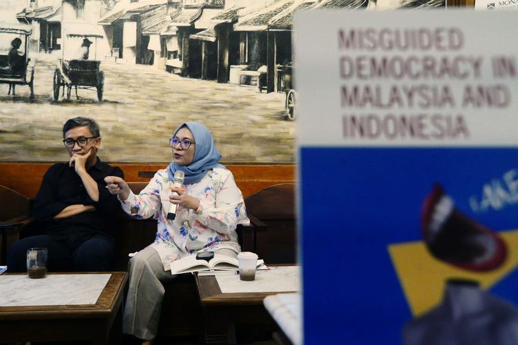 Peneliti Monash University Indonesia, Ika Idris, memaparkan ancaman propaganda partisipatif di era digital.
