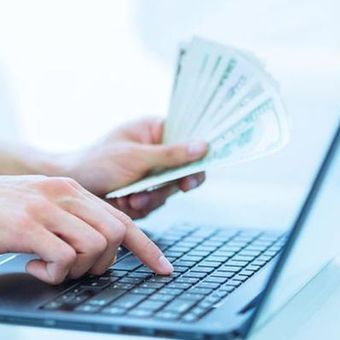 Ilustrasi pinjaman online pinjol. Ciri pinjol ilegal. Ciri-ciri pinjaman online pinjol ilegal.