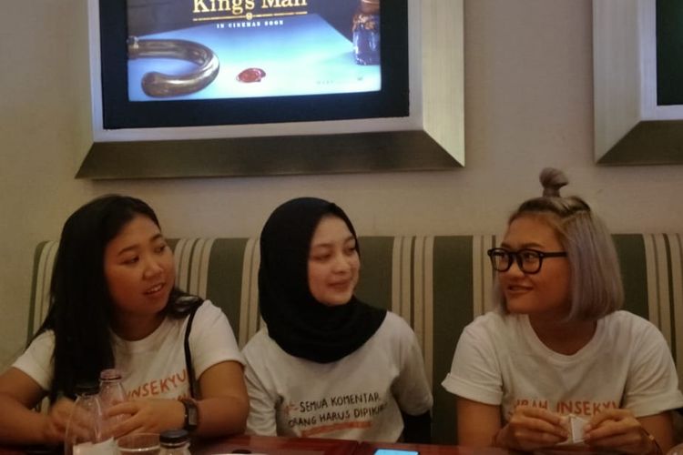 Dari kiri ke kanan: Kiky Saputri, Neneng Wulandari, dan Aci Resti saat cinema visit film Imperfect di XXI Mal Kelapa Gading, Jakarta Utara, Kamis (26/12/2019)
