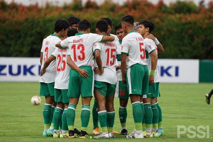 Skuad timnas Indonesia pada Piala AFF 2020. Indonesia meraih dua kemenangan saat melawan Kamboja dan Laos. Kini Indonesia tengah melawan Vietnam, Rabu (15/12/2021).