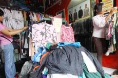 Pedagang Berharap Thomas Lembong Cabut Larangan Jual Baju Bekas Impor