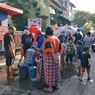 Berhari-hari Krisis Air, Warga Pademangan Barat Akhirnya Dapat Bantuan Air Bersih 
