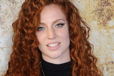 Lirik dan Chord Lagu Hold My Hand - Jess Glynne