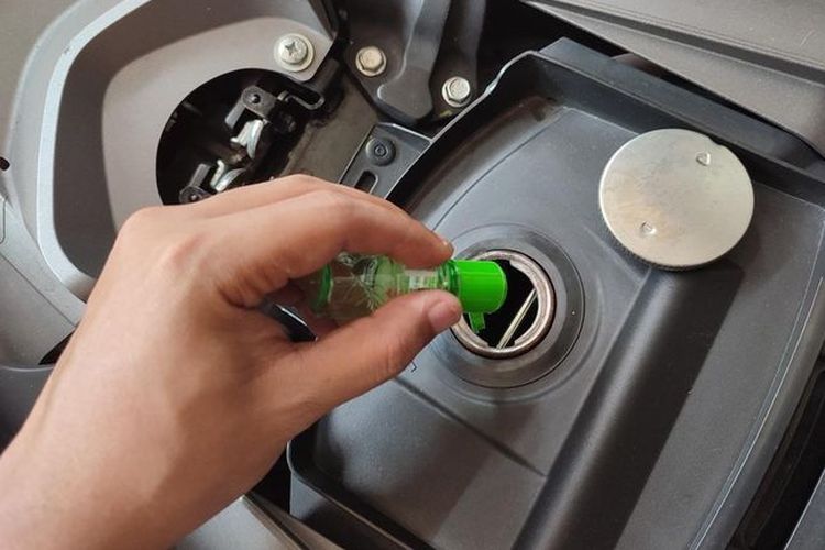 Minyak kayu putih diklaim bikin kendaraan lebih irit bahan bakar, benarkah? Begini penjelasan ahli ITB.