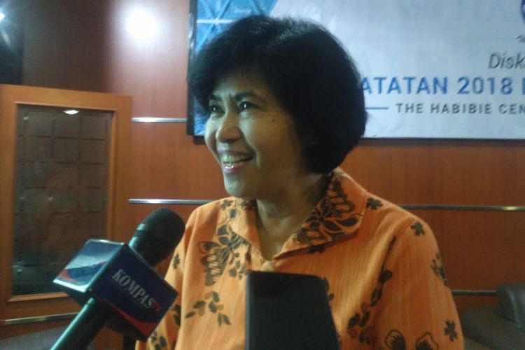 Wakil Ketua Dewan Pengurus The Habibie Center Dewi Fortuna Anwar saat ditemui di Kantor The Habibie Center, Jakarta Selatan, Rabu (23/1/2019). 