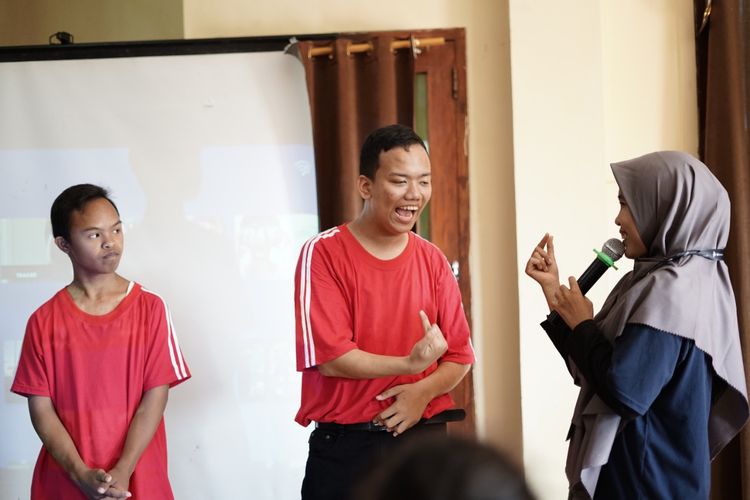 Dompet Dhuafa Volunteer (DDV) menggelar International Volunteer Day (IVD) Camp di Lampung dalam rangka memperingati Hari Relawan Sedunia.
