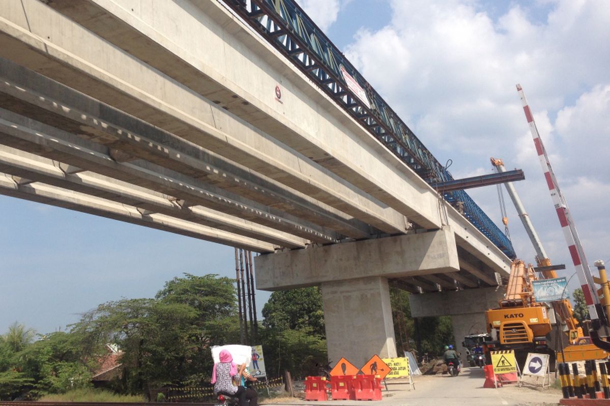 Jalan layang Dermoleng yang berada di wilayah Ketangungan, Kabupaten Brebes, Jawa Tengah.