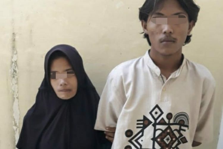 PI (19) dan SA (17), pasutri pembunuh seorang nenek saat diamankan di Polsek Siberida, Kabupaten Inhu, Riau, Jumat (21/2/2020).