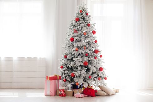 7 Ide Dekorasi Natal Berwarna Putih yang Cantik dan Menawan