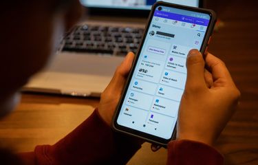 Cara pinjam pulsa Telkomsel dalam layanan paket darurat dengan mudah
