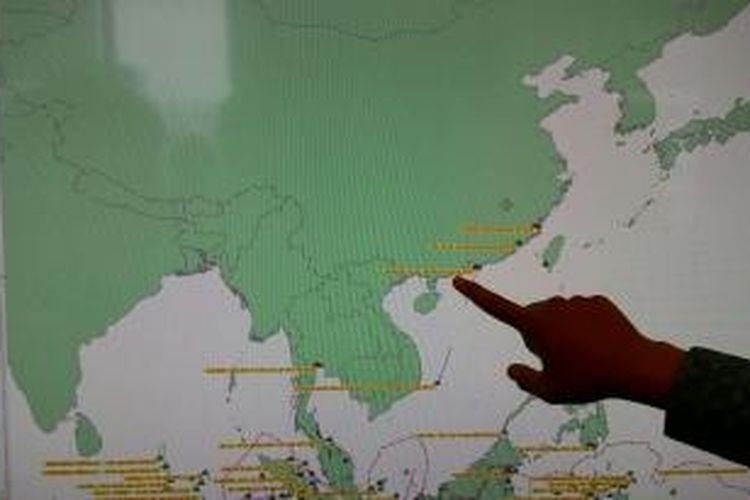 Monitor satelit Kementerian Kelautan dan Perikanan menunjukkan ada 3 kapal yang berada di Tiongkok dan 1 kapal di Taiwan, Jumat (30/1/2015)