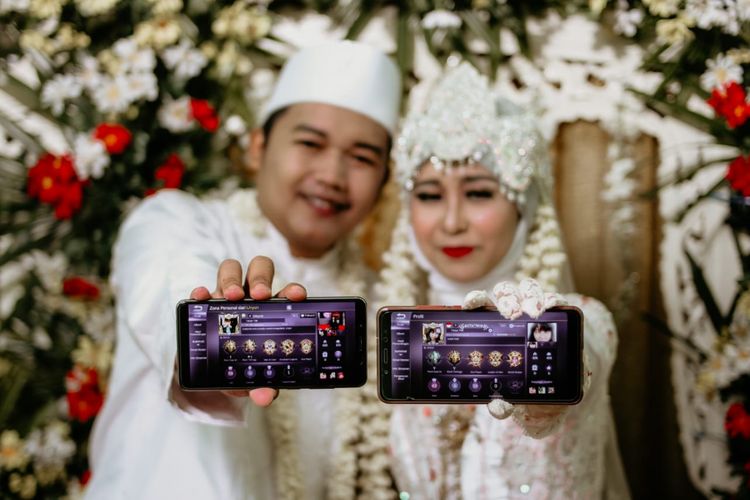 Silvia Mega Fania (27) dan Dede Supriatna (25) beremu di game Mobile Legends dan memutuskan untuk menikah pada Rabu (12/6/2019).