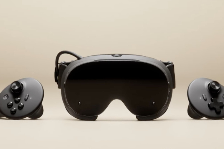 Steam Frame, headset VR terbaru Valve yang kini hadir dengan desain tanpa kabel (wireless). Headset ini mengusung konsep streaming first, di mana game yang dijalankan di PC akan dikirim secara nirkabel ke perangkat headset. 