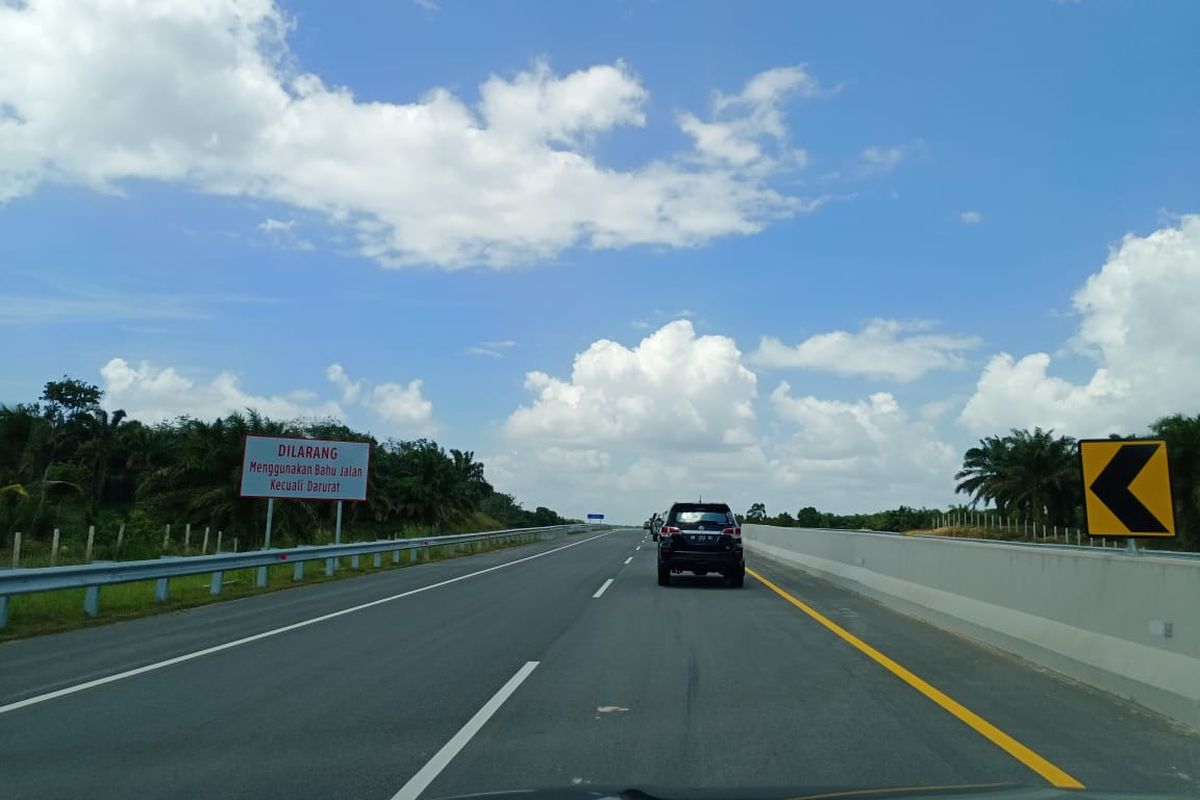 Kondisi Tol Pekanbaru-Dumai, Kamis (20/2/2020). Tol ini merupakan bagian dari Jalan Tol Trans Sumatera yang dirancang sepanjang 131 kilometer. 