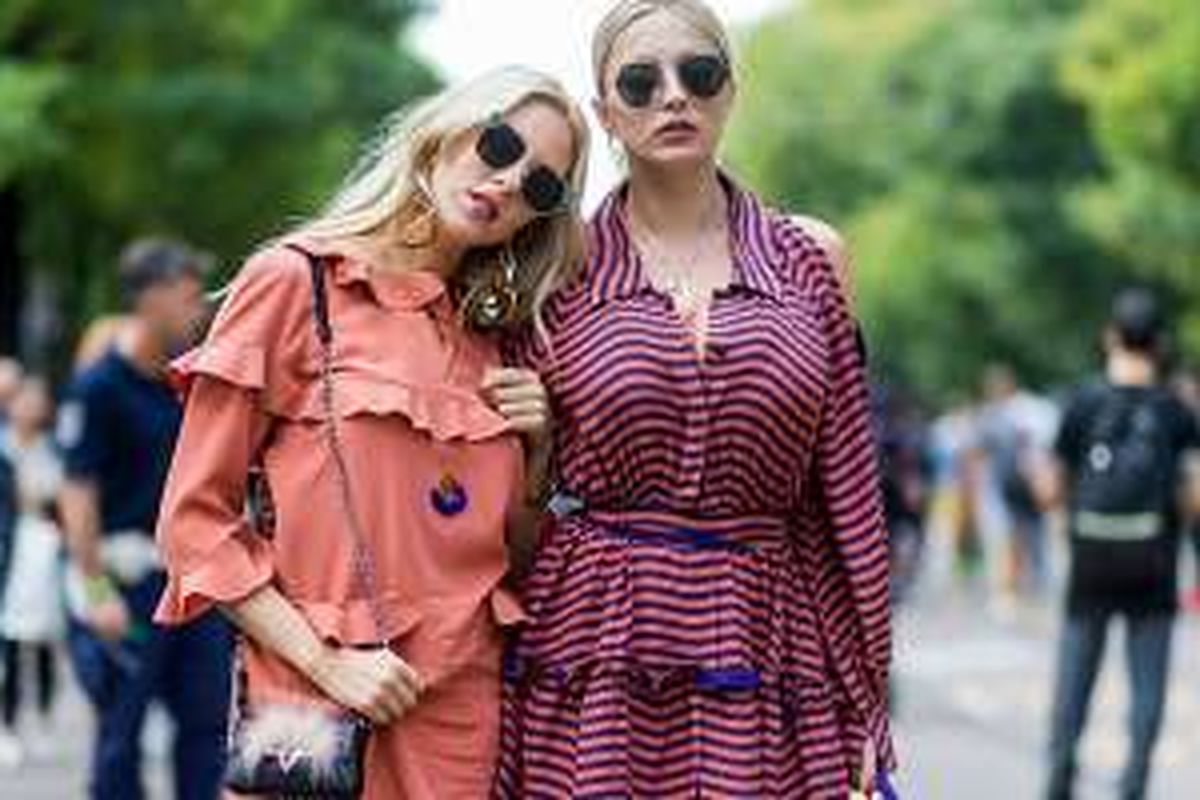 Caroline Vreeland and Shea Marie, fashion bloggers. 